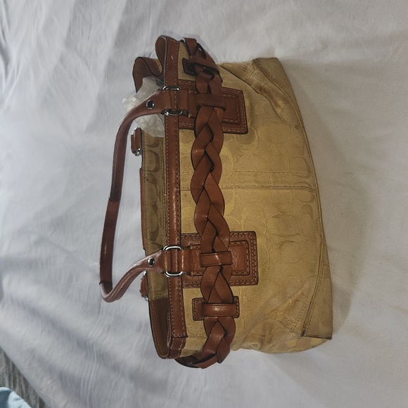 Coach Signature Hampton Handbag - Picture 4 of 10